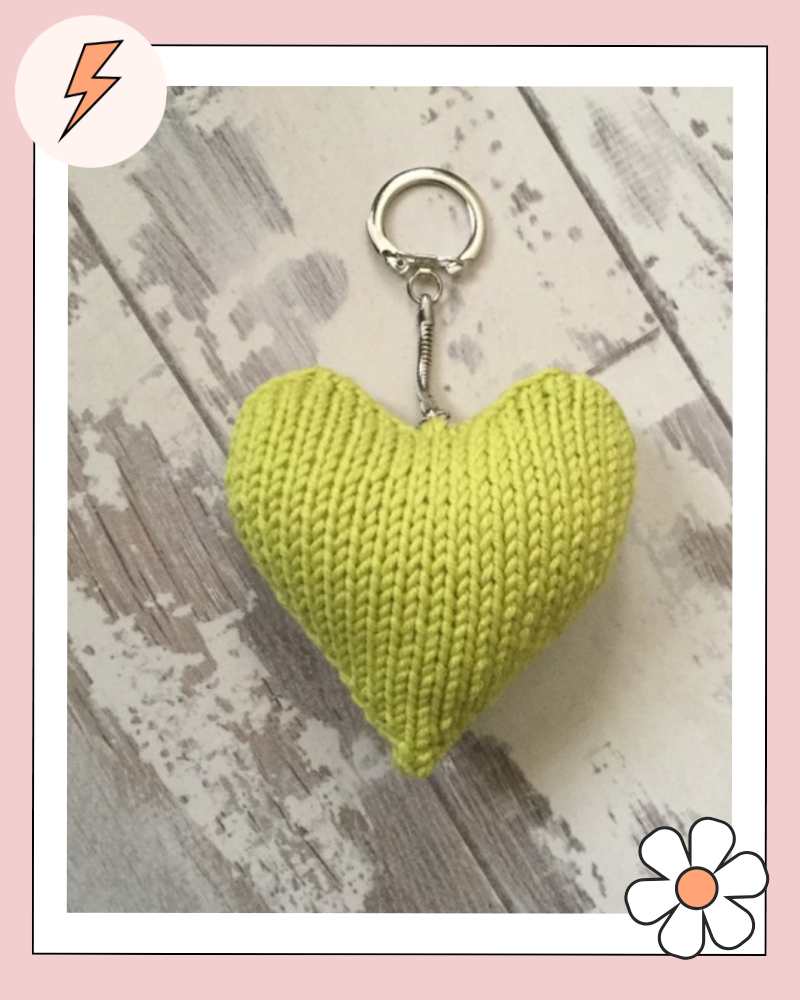 key to my heart keyring knitting pattern, green knitted and stuffed heart attached to a keyring jane burns