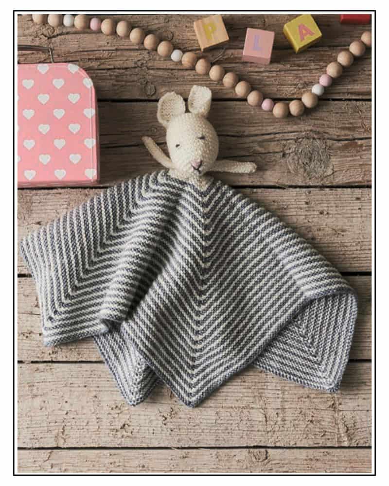 baby bunny blanket knitting pattern, comforter knitting pattern for scheepjes yarn designed by jane burns