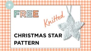 free knitted christmas star pattern, cream and gold knitted stars hanging on a christmas tree